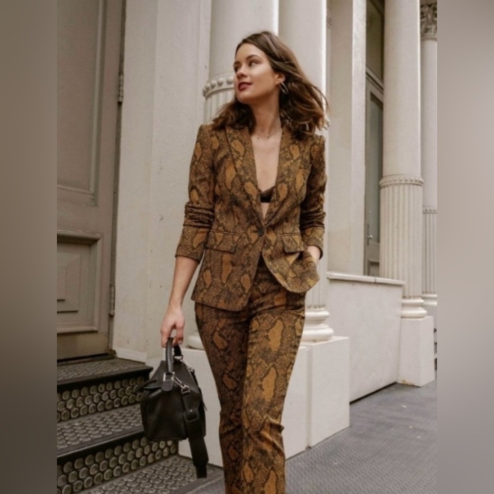 The JOIE Marcena B Women's Pants in Mesa Snake Jacquard